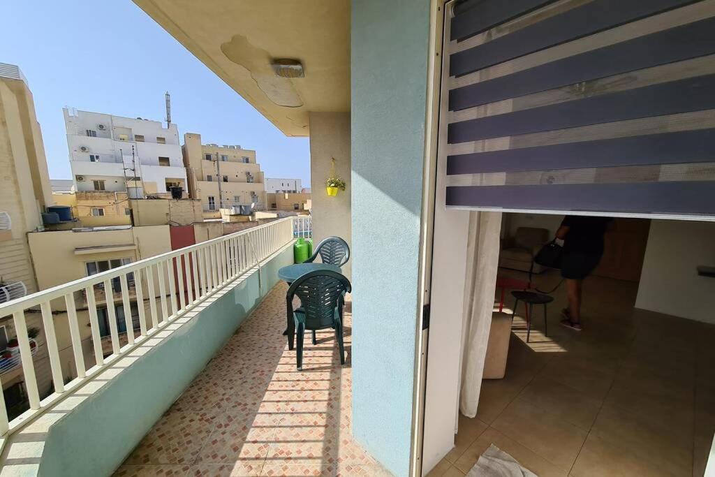 Bugibba Corner Apartment Stone Away From The Sea St. Paul's Bay Exterior photo